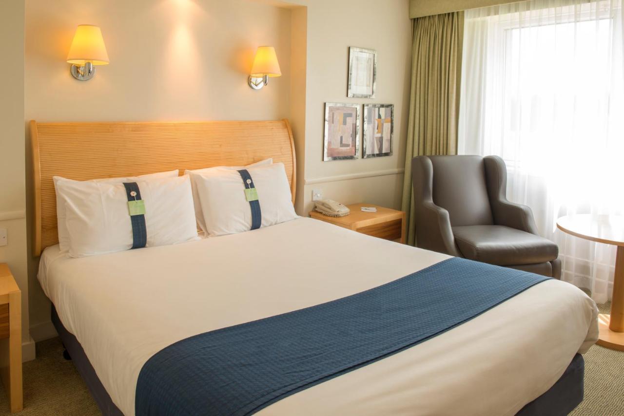 Holiday Inn Maidenhead Windsor, An Ihg Hotel Exterior photo