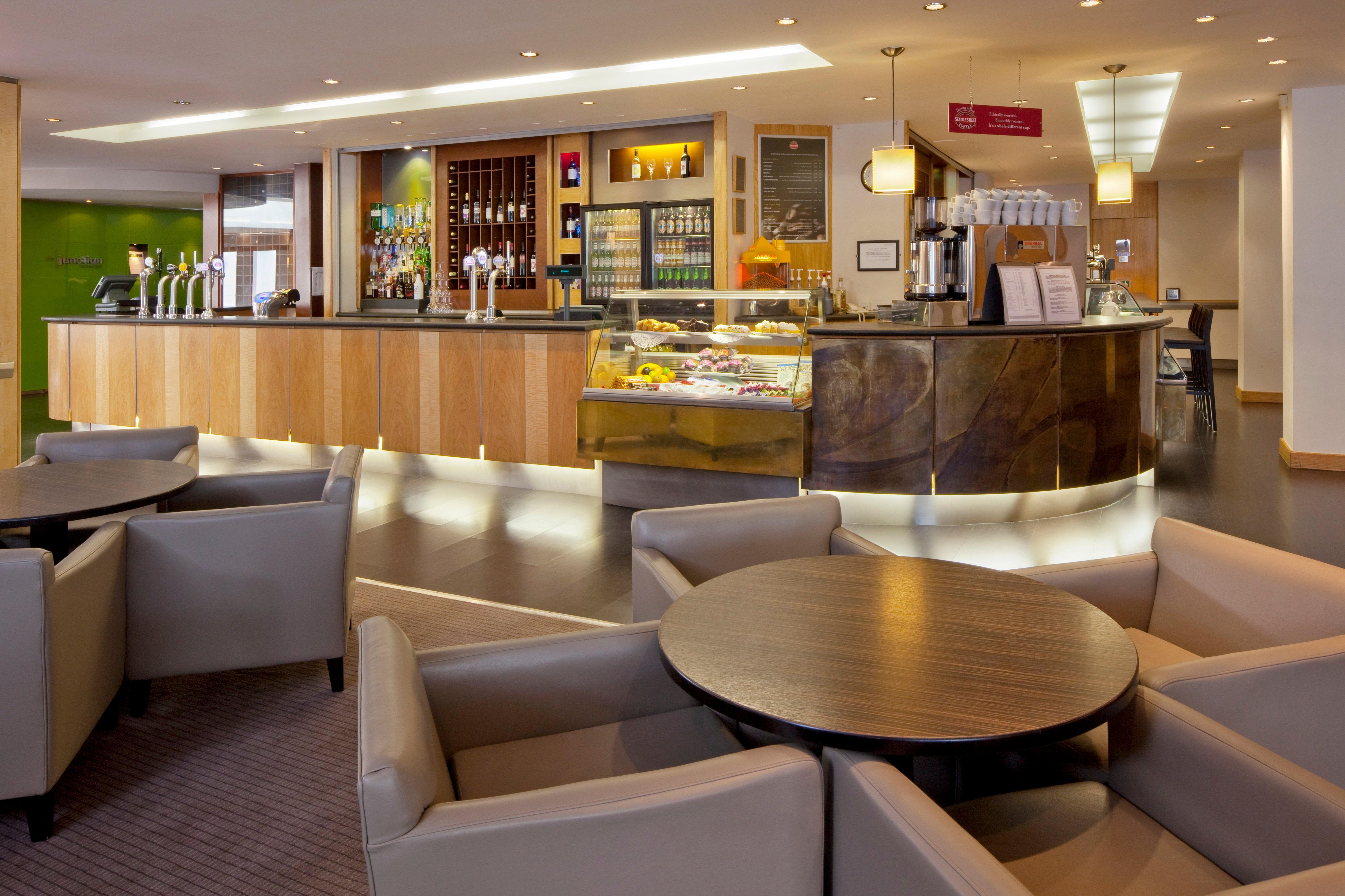 Holiday Inn Maidenhead Windsor, An Ihg Hotel Exterior photo